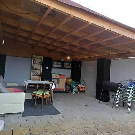 Rekreacni Dum U Elisky A Barusky Krakovany Exterior foto